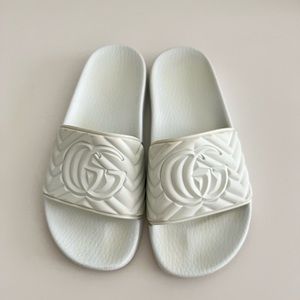 GUCCI White Rubber Pool Slides
